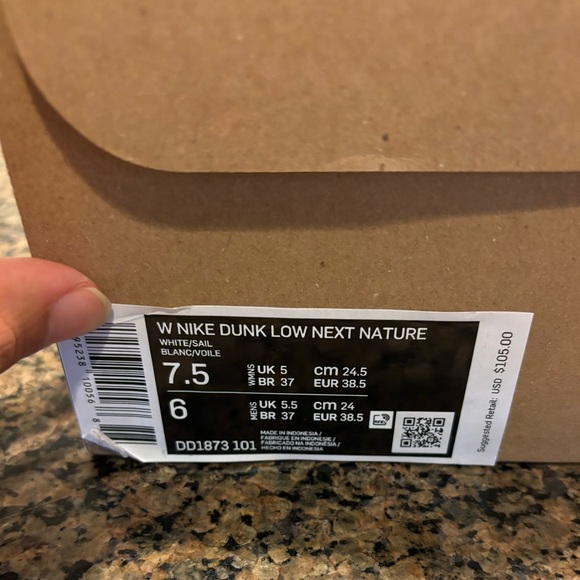 Nike Dunk Low Next Nature - Picture 2 of 10